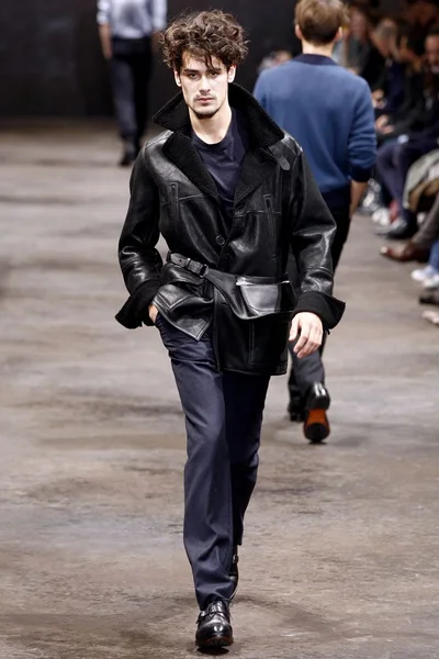 Look 35
